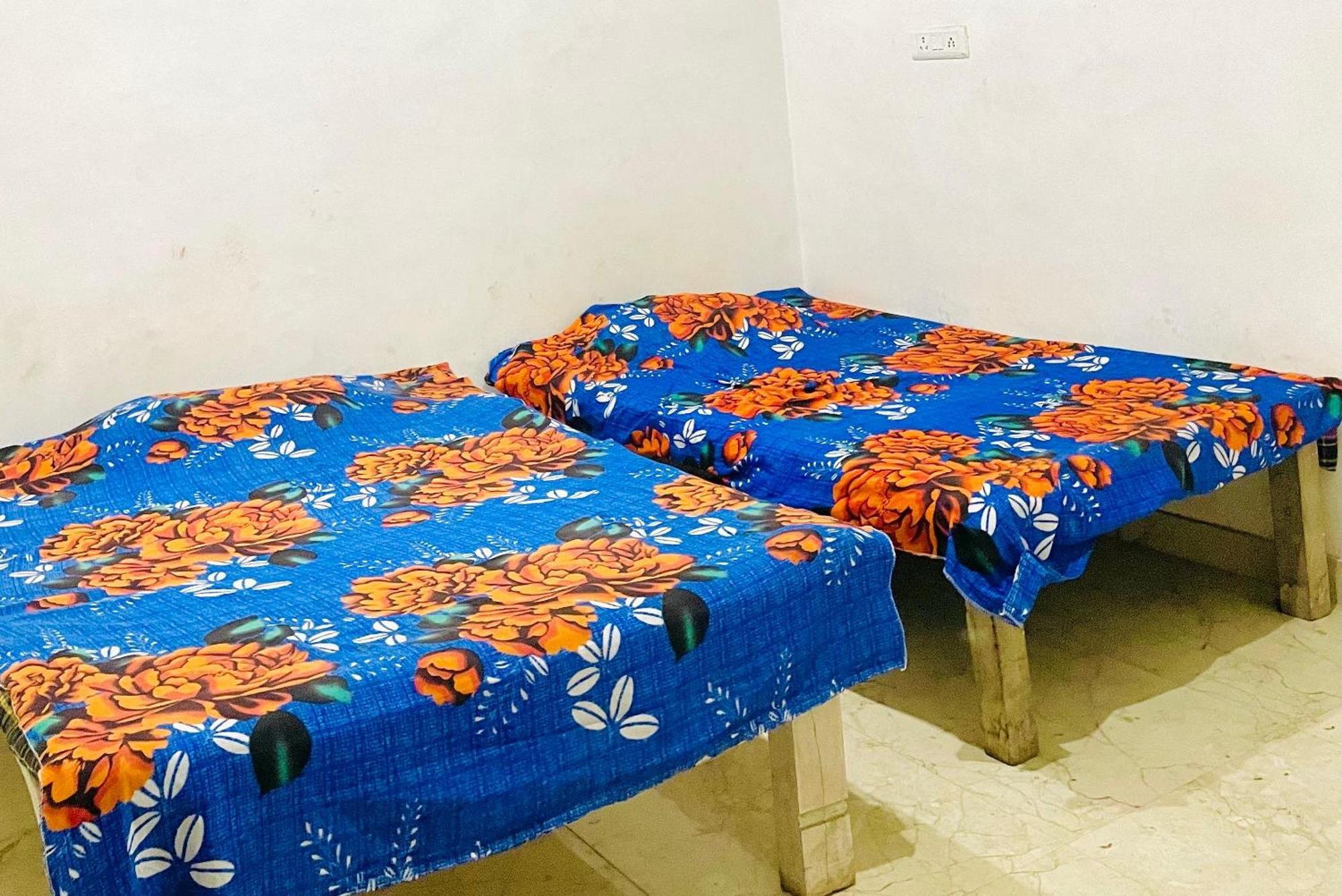 Om Sai Guest House Varanasi Esterno foto