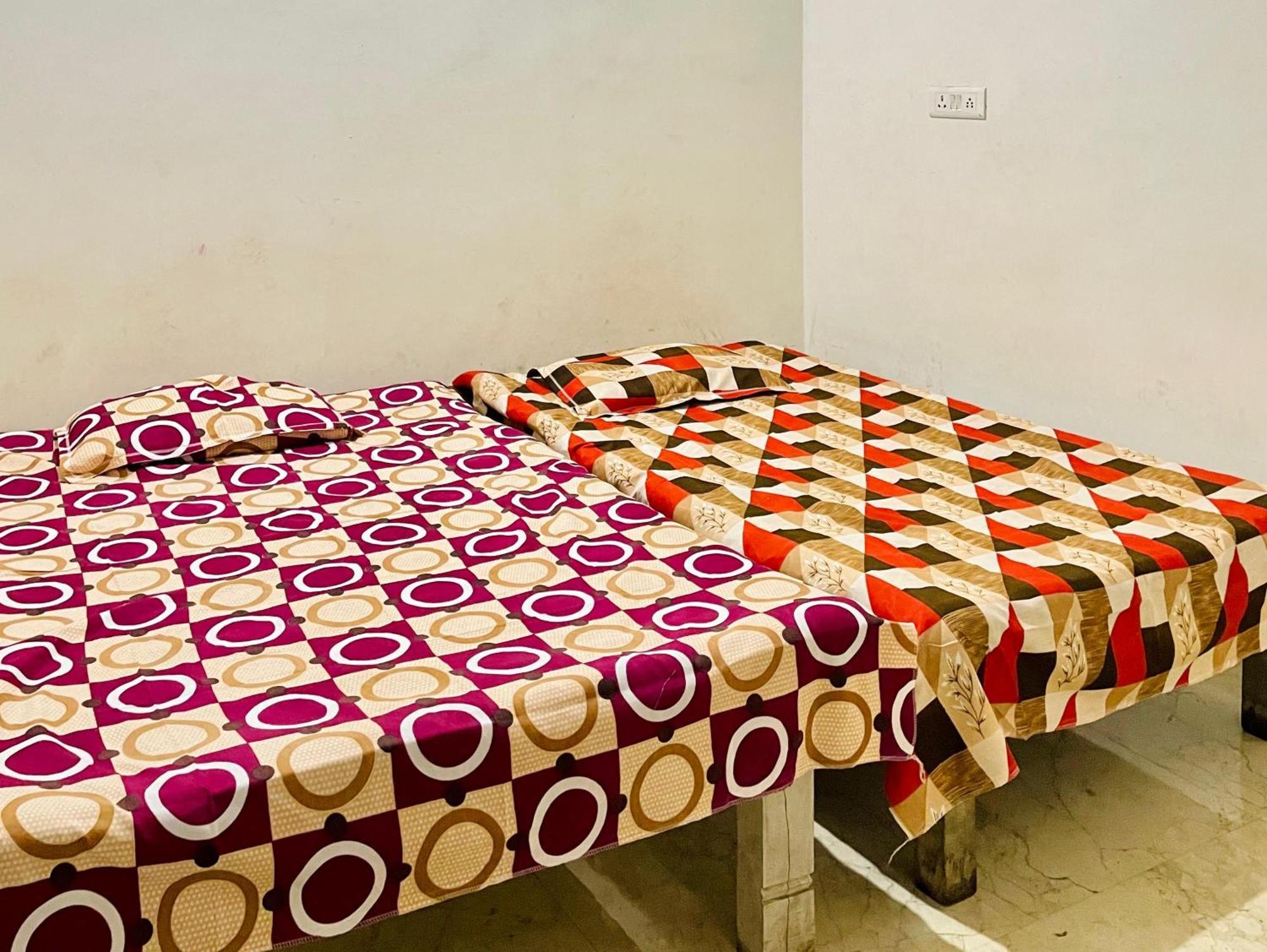 Om Sai Guest House Varanasi Esterno foto